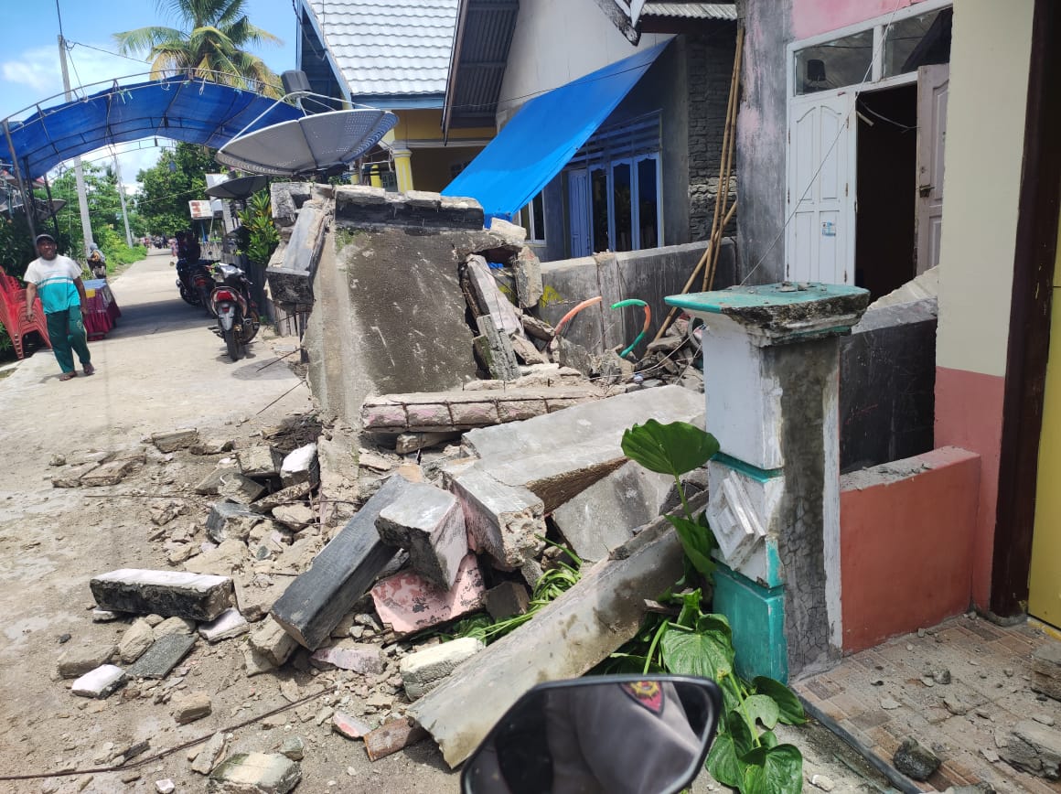 Sebanyak 230 Rumah Rusak Berat Paska Gempabumi M7.4 di Flores Timur