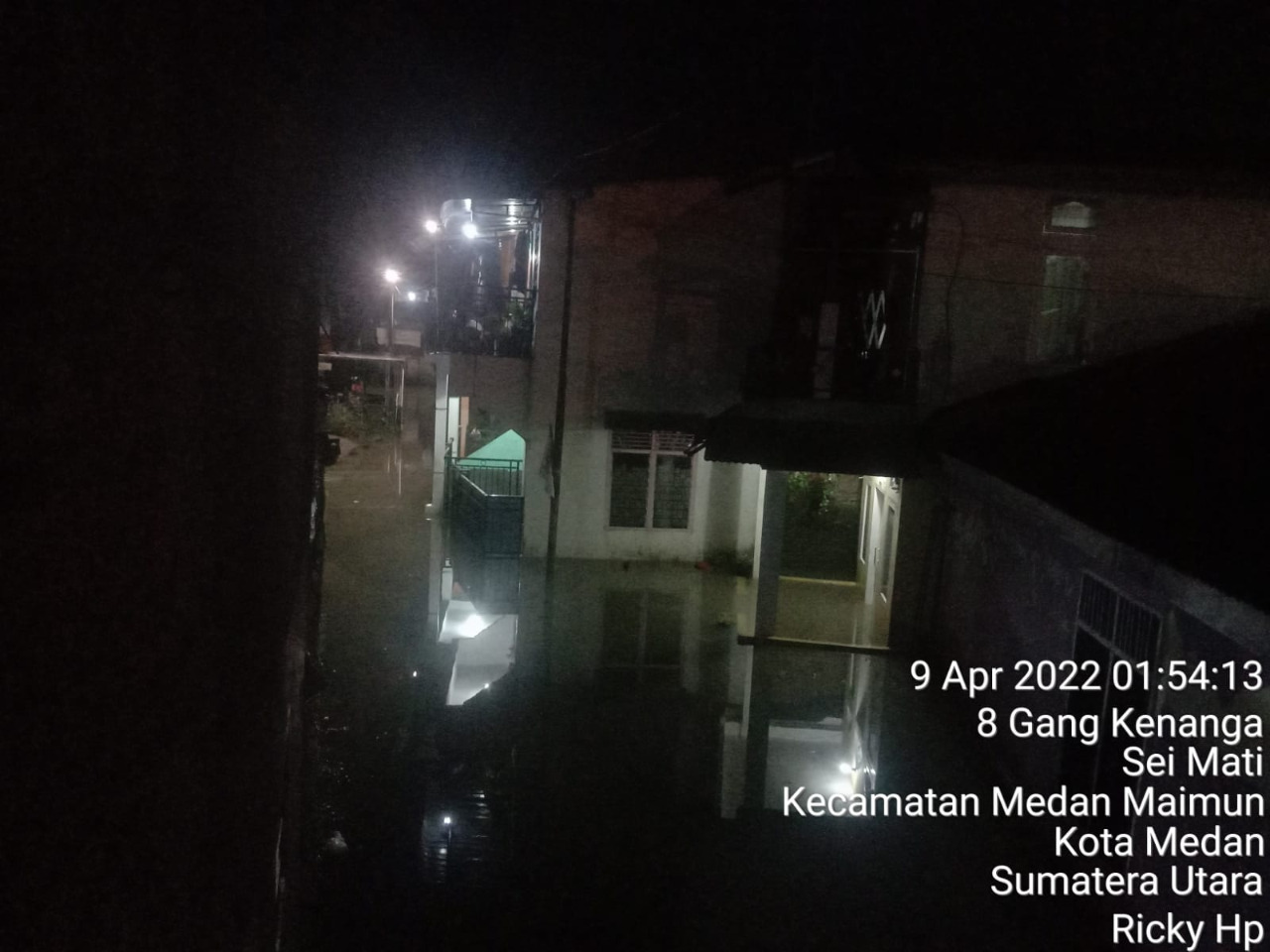 Sebanyak 394 Warga Kota Medan Bertahan di Rumah Saat Banjir