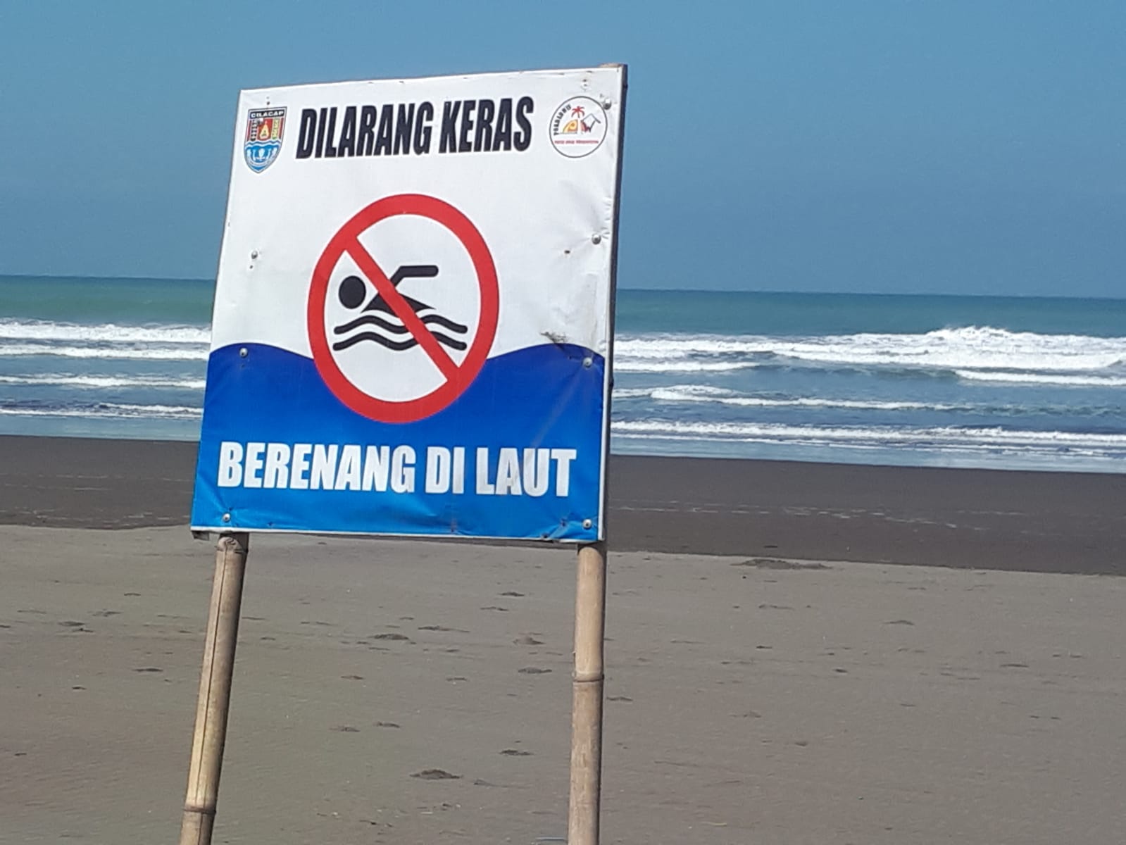 Gelombang Sangat Tinggi 6 Meter Berpotensi Terjadi di Pesisir Jawa