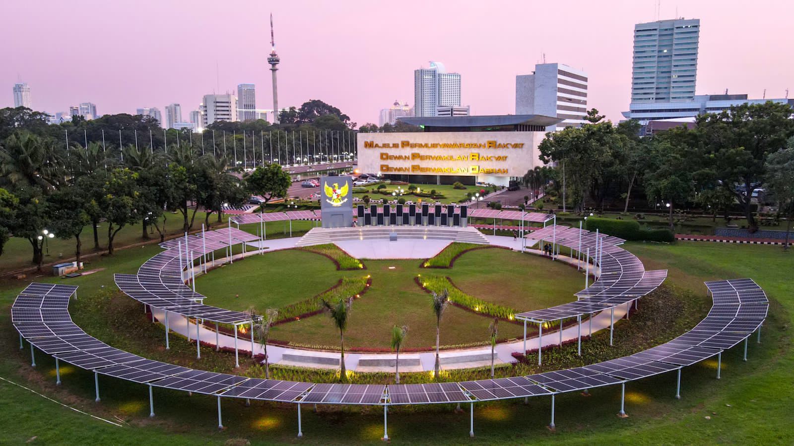 DPR Bangun Pembangkit Listrik Tenaga Surya, Puan: Bagian Komitmen Selamatkan Bumi