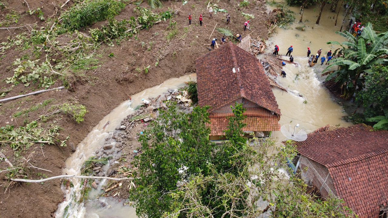 Banjir dan Longsor di Kabupaten Kebumen Akibatkan 1 Orang Meninggal Dunia