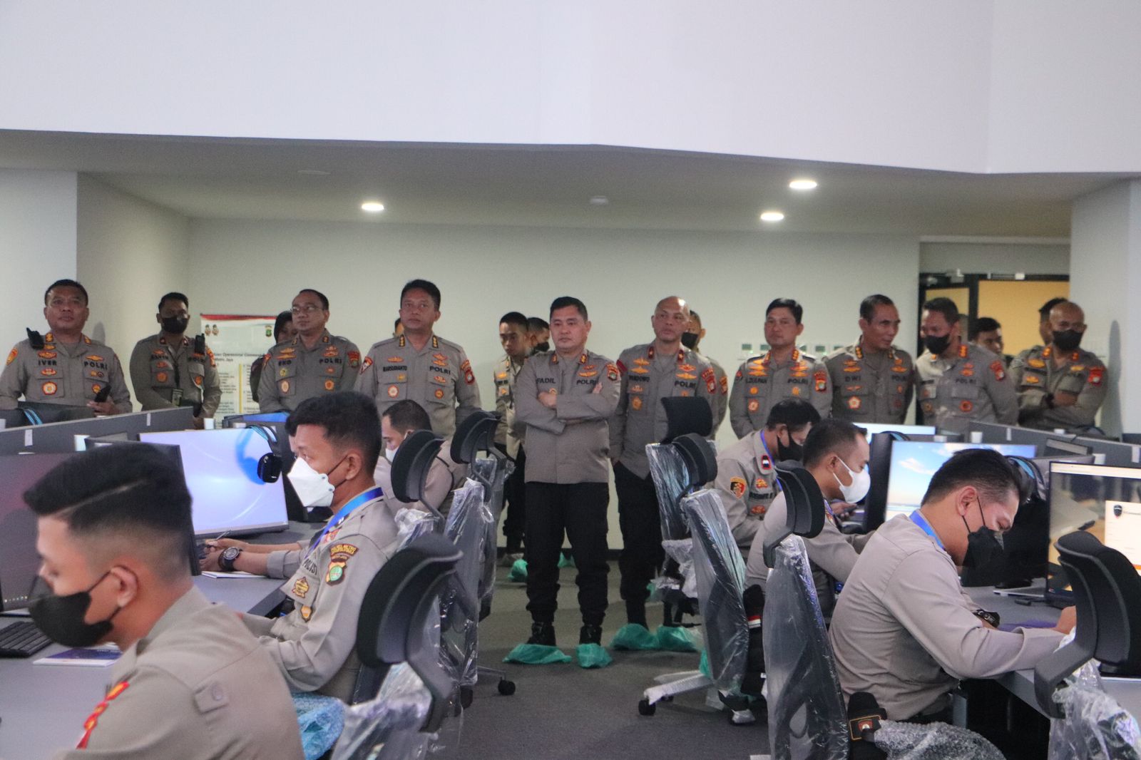 Kapolda Metro Jaya Tinjau Command Center, Berikan Arahan ke Perwira Biro Ops dan Para Kabag Ops Polres Jajaran