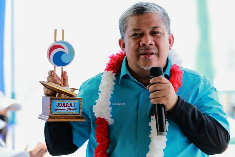 <em>Fahri Hamzah Bakal Dorong Ajang Balapan Sampan Sumbawa Jadi Lomba Nasional</em>