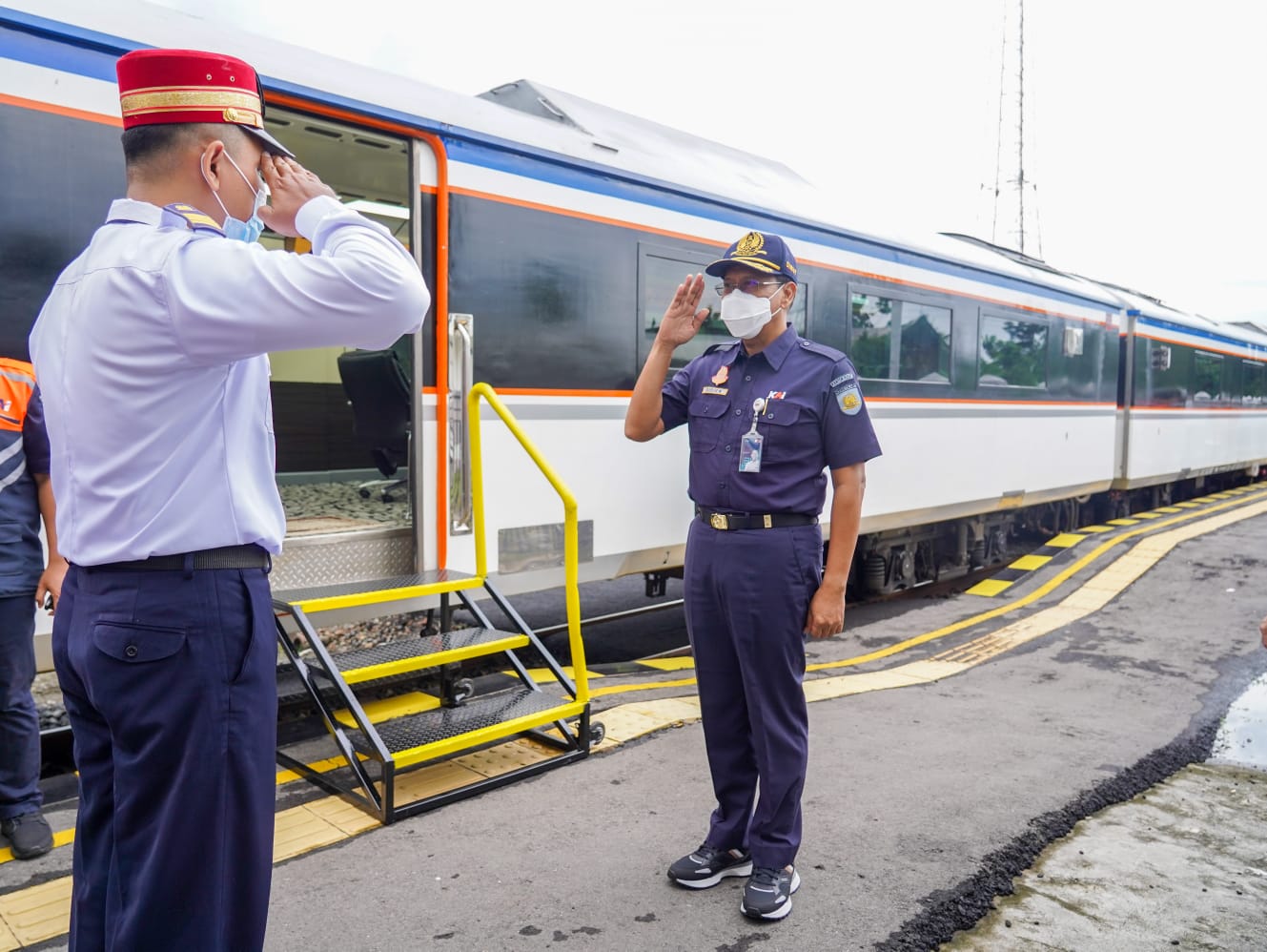 Sambut Angkutan Nataru, Komisaris dan Direksi KAI Tinjau Persiapan Seluruh Layanan Kereta Api