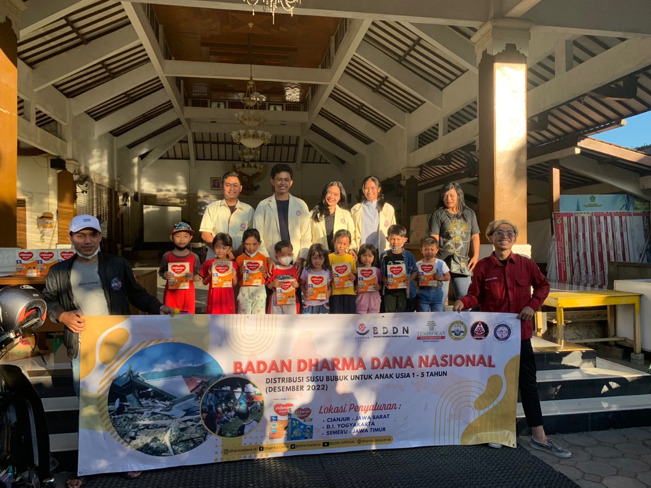 BDDN Bekerja Sama dengan WHDI, Peradah, dan KMHDI Salurkan Susu di Pulau Jawa