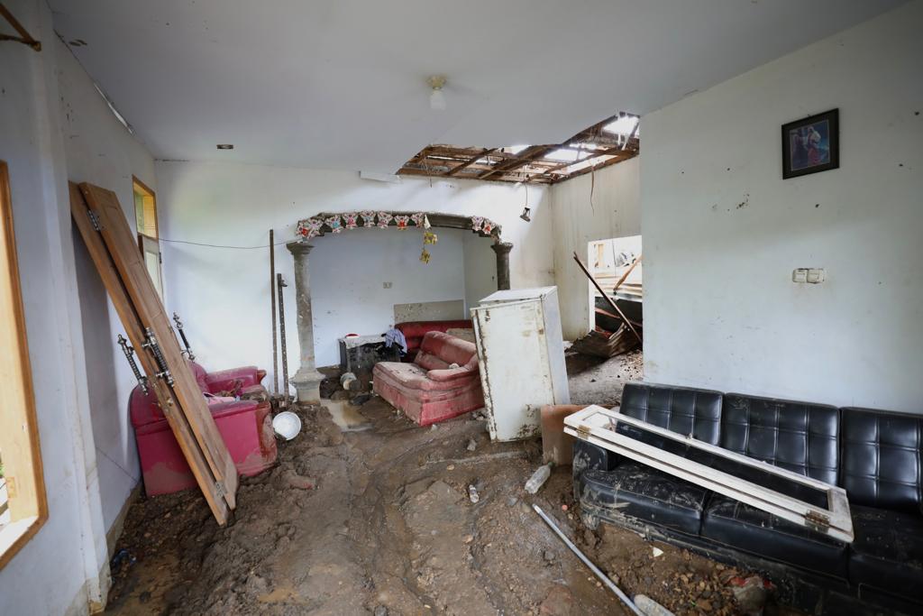 Pascabanjir dan Longsor Kota Manado, Warga Lakukan Pembersihan