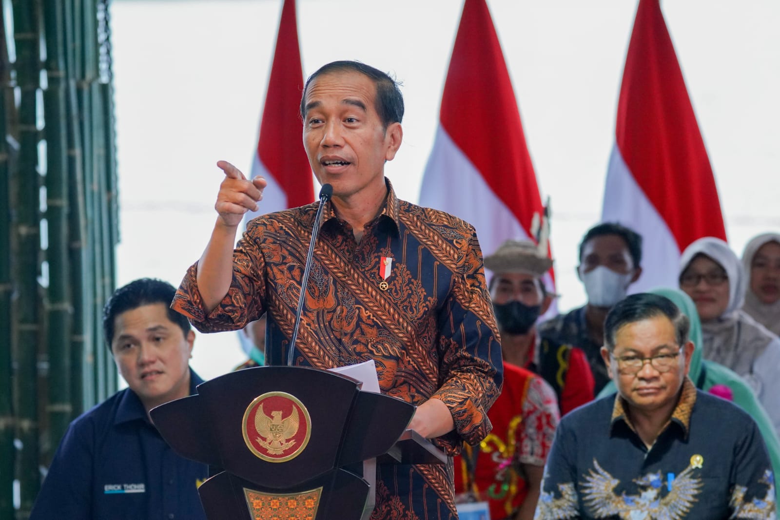 Dari Balikpapan, Presiden Serahkan SK Perhutanan Sosial dan SK TORA Untuk Seluruh Indonesia