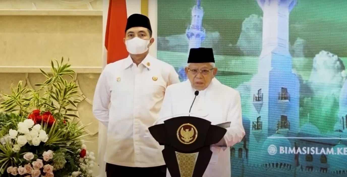 Awali Penggunaannya untuk Umum, Wapres Salat Subuh Berjamaah di Masjid Raya Syekh Zayed Solo