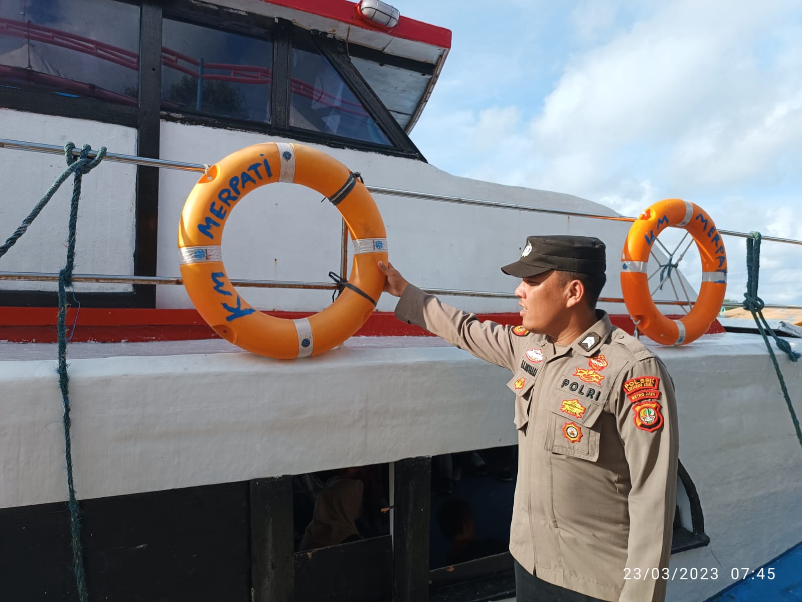 Polsek Kepulauan Seribu Utara Cek Kelengkapan Kapal Angkut Penumpang