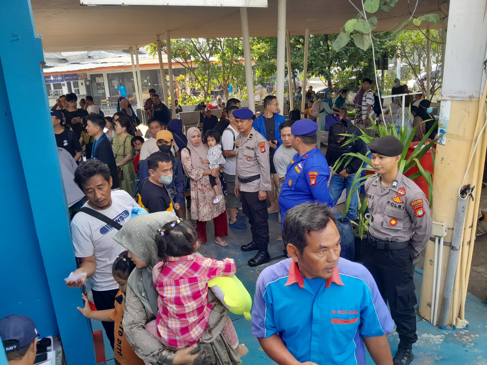 Pengamanan Dermaga Marina Polres Kepulauan Seribu Tercatat 131 Penumpang Menuju Kepulauan Seribu