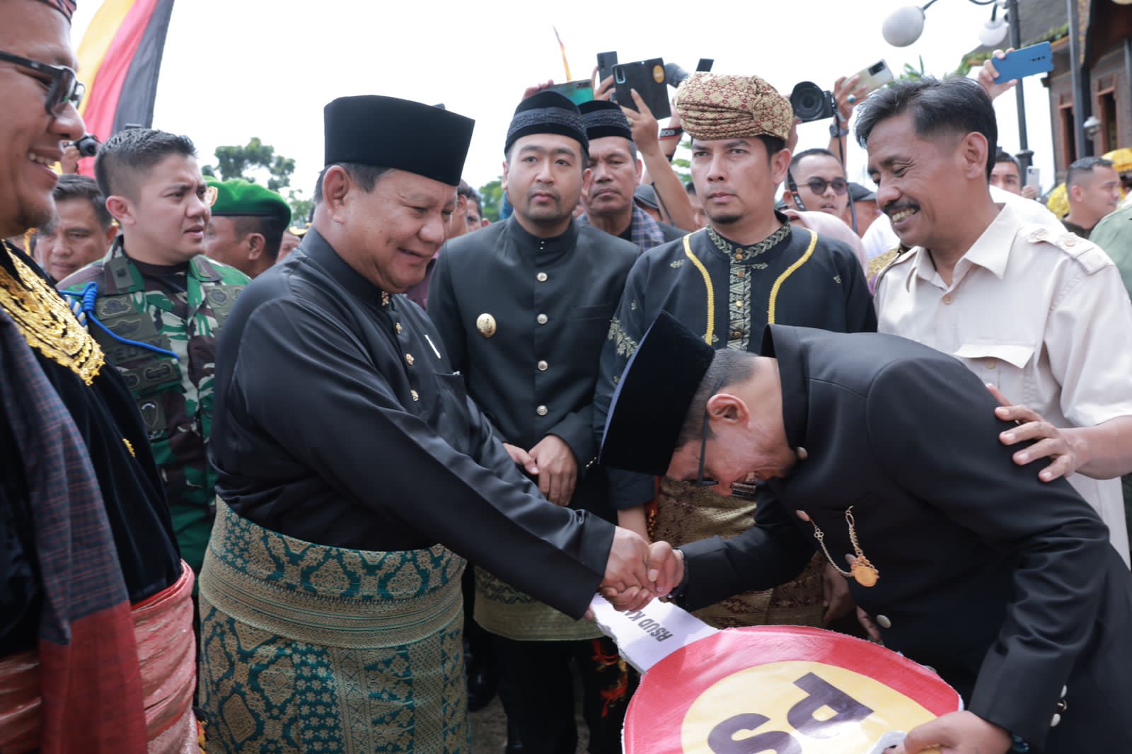 Prabowo Sebut Rakyat Minang Beri Kontribusi Terbaik untuk Bangsa