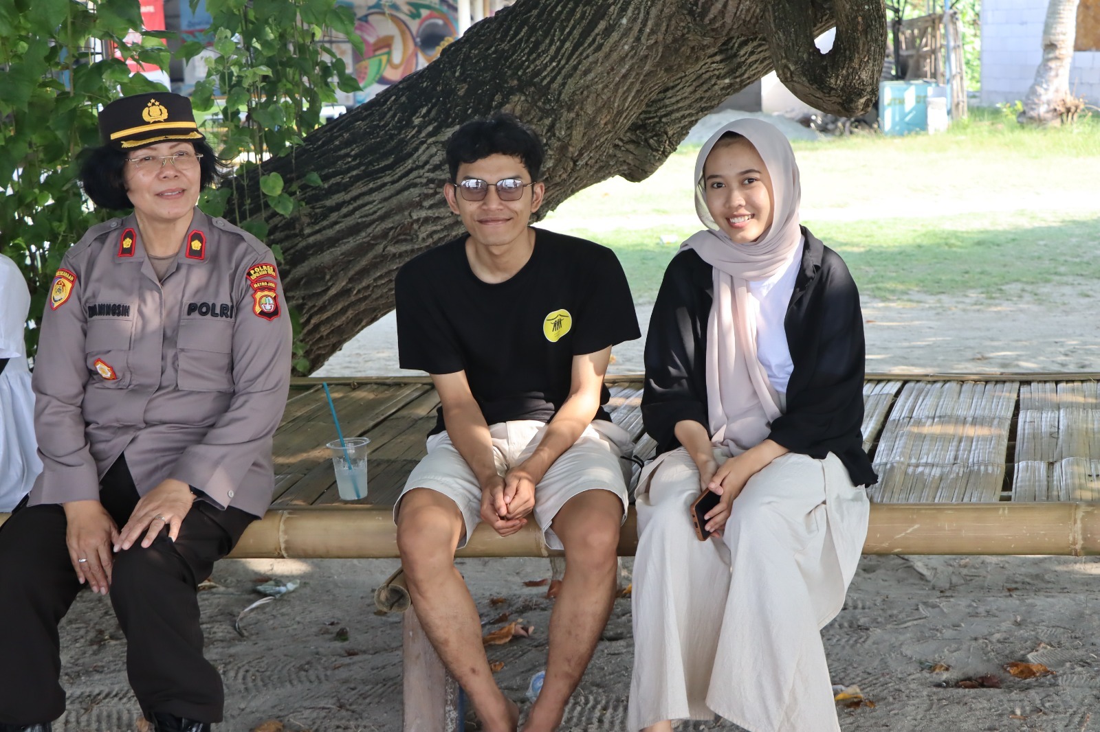 Srikandi Polres Kepulauan Seribu Ciptakan Kemanan dan Kenyamanan Wisatawan Melalui Jumat Curhat di Pulau Tidung