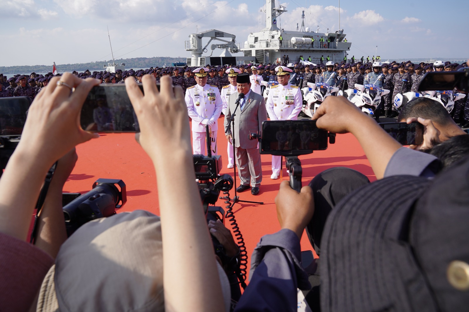 Prabowo Serah Terimakan Dua KRI ke TNI AL: Pulau Fani-731 dan Pulau Fanildo-732