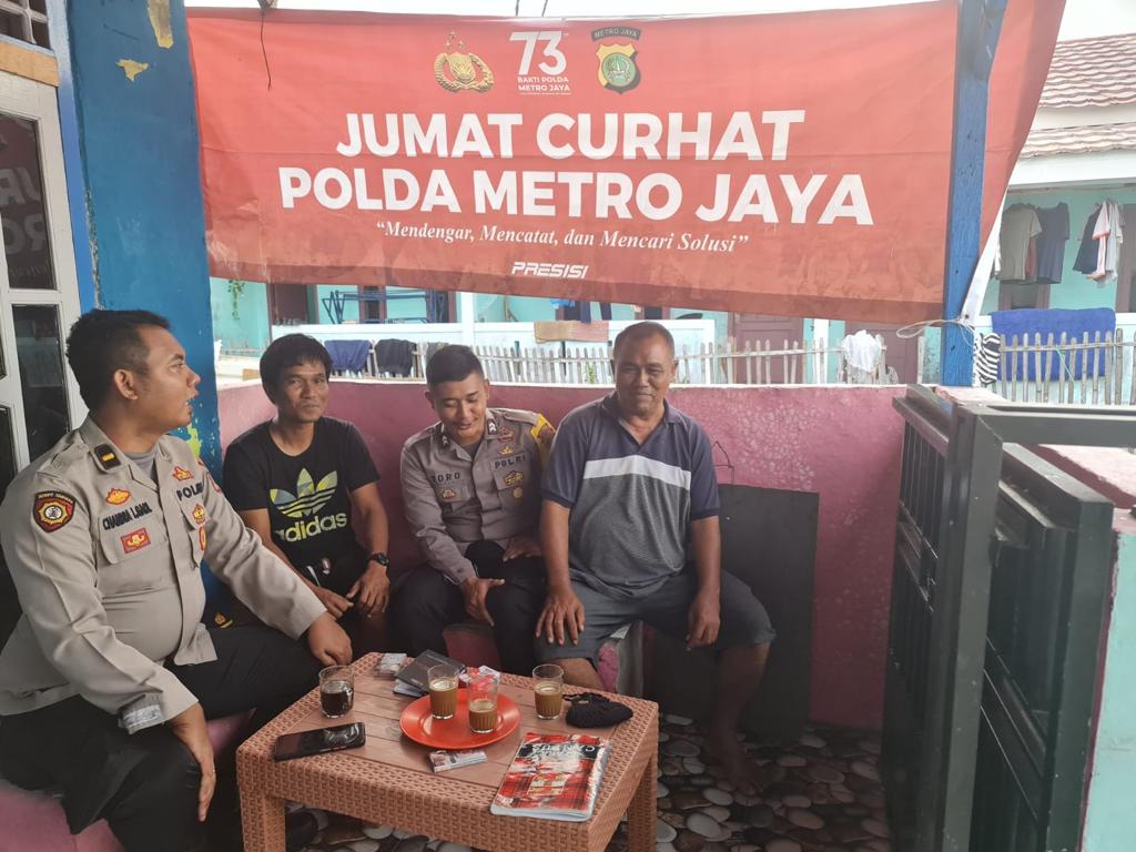 Bhabinkamtibmas Pulau Kelapa dan Wakapolsek Kepulauan Seribu Utara Gelar Giat “Jumat Curhat” untuk Peningkatan Kamtibmas