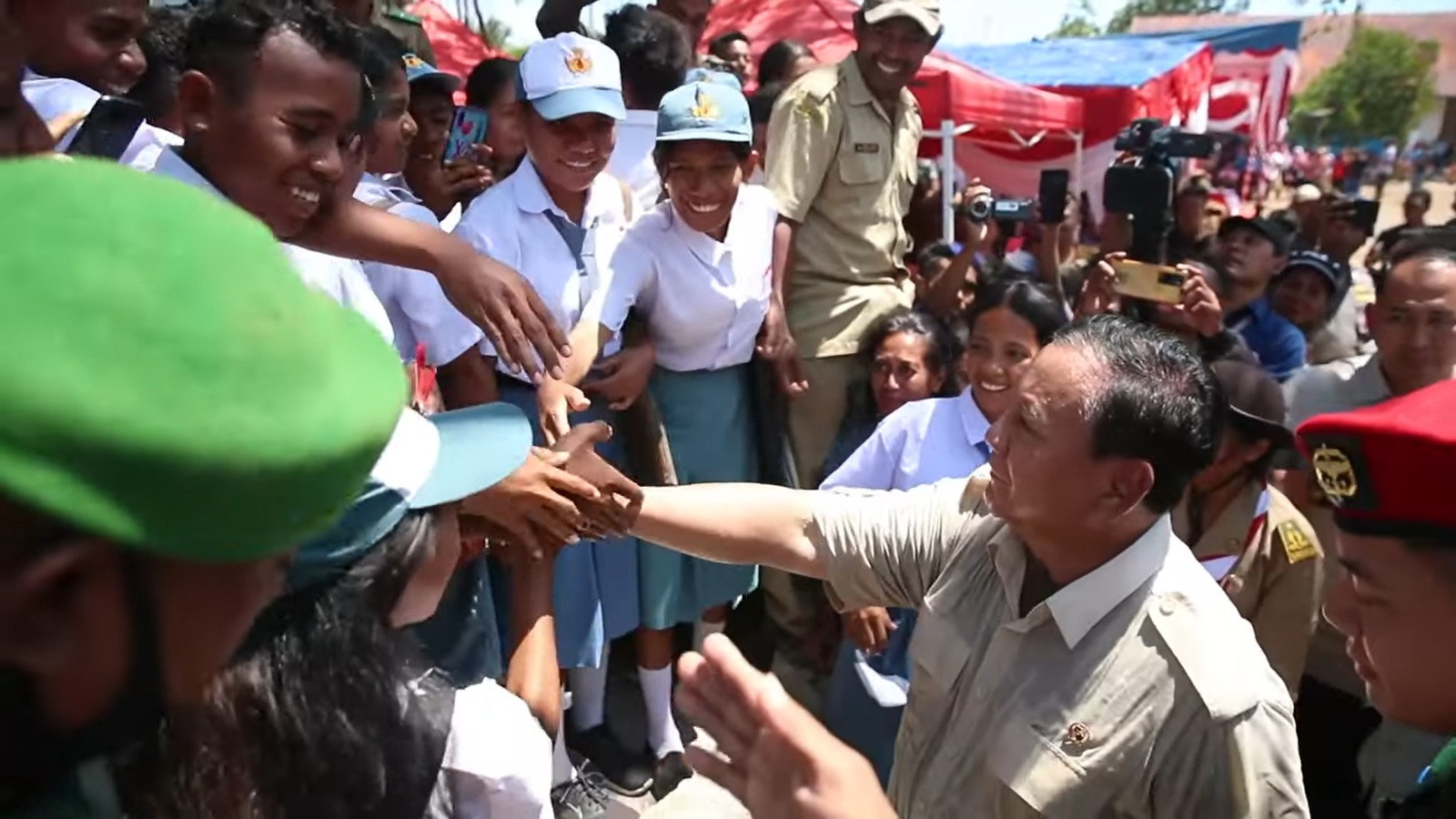 Resmikan 16 Titik Air di Pulau Moa, Prabowo: Jangan Bicara Politik, Sekarang Kita Bicara Air