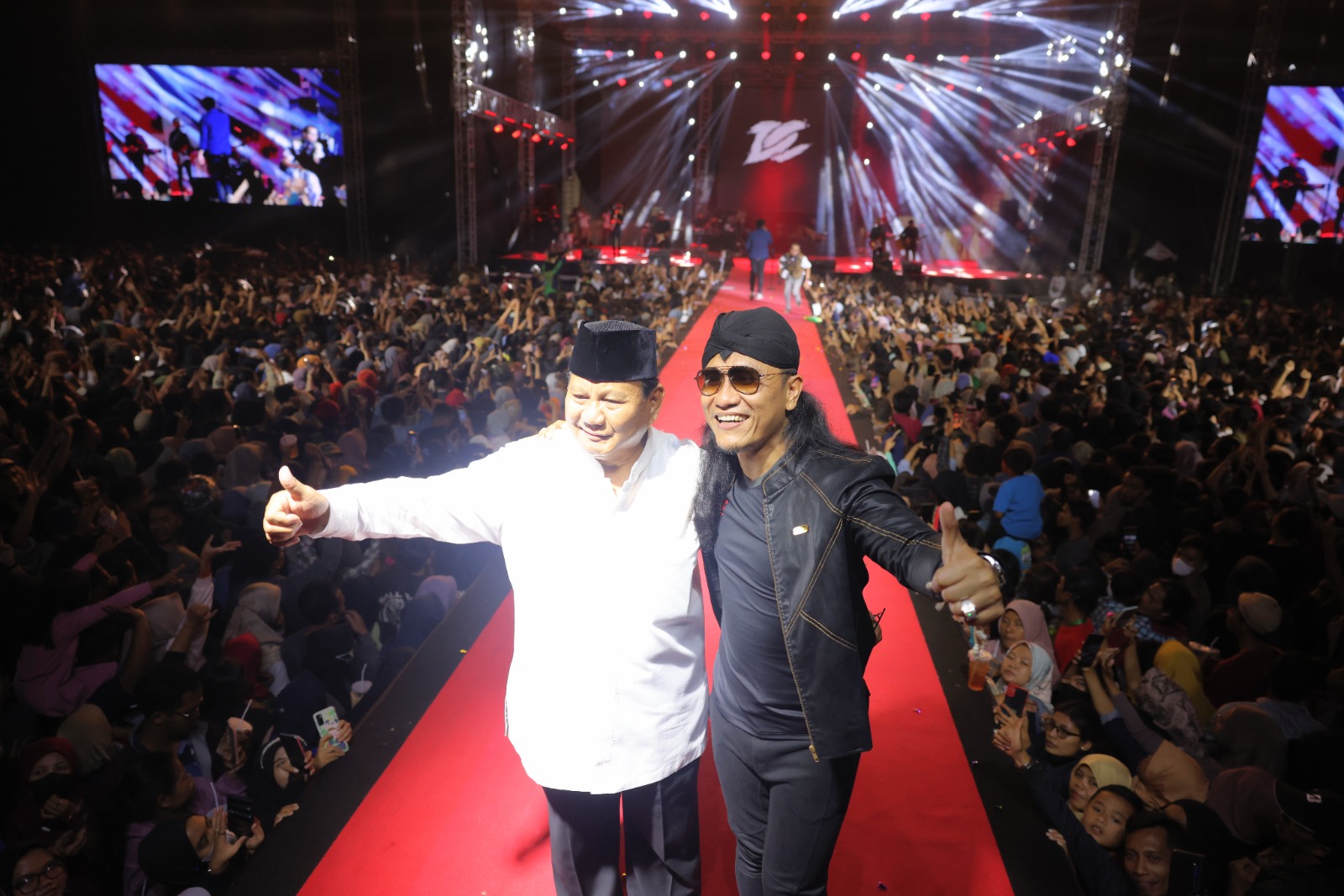 Prabowo Hadir Milad Ponpes Ora Aji, Gus Miftah Berikan Lagu: Wis Wayahe