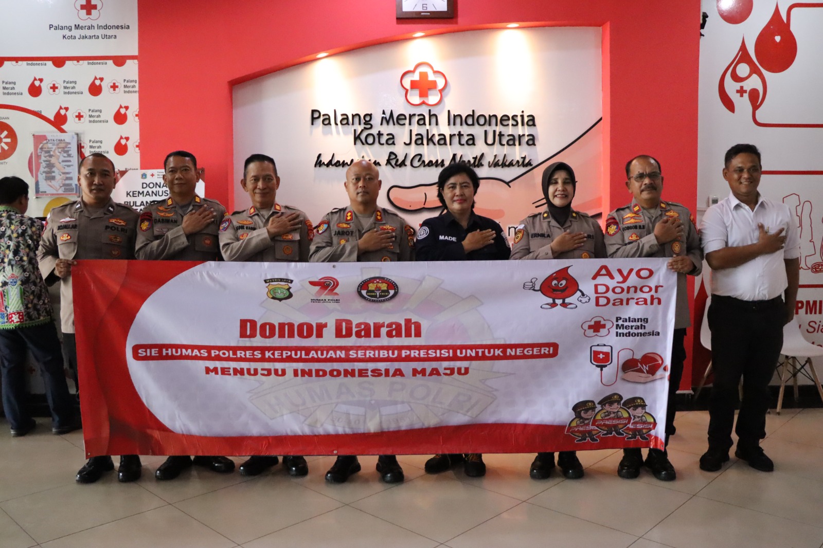 Kapolres Kepulauan Seribu Pimpin Kegiatan Donor Darah dalam Rangka HUT Ke-72 Humas Polri Tahun 2023.