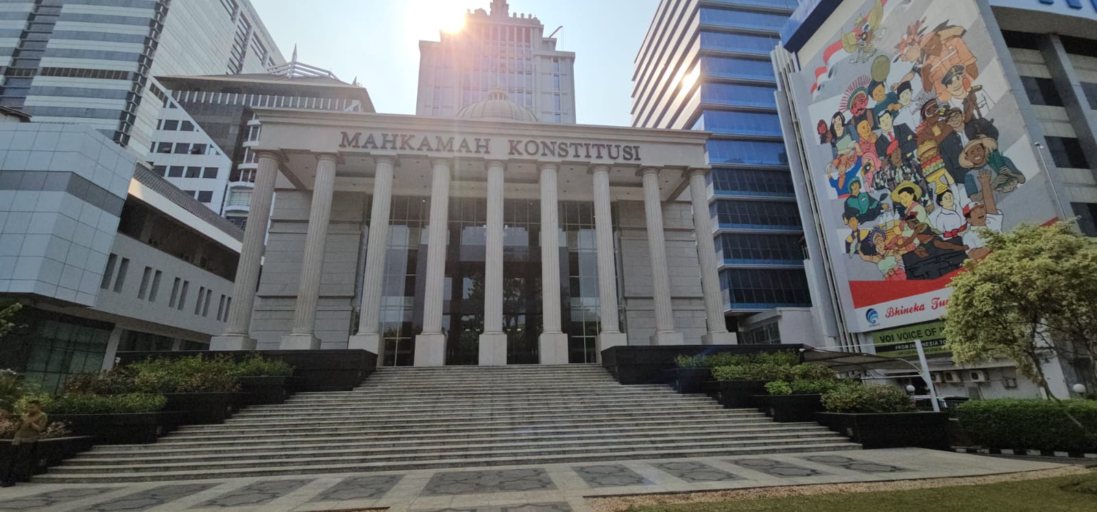 Kabulkan Gugatan Putusan Soal Syarat Capres – Cawapres, YLBHI Sebut MK Tidak Kredibel Menjaga Konstitusi
