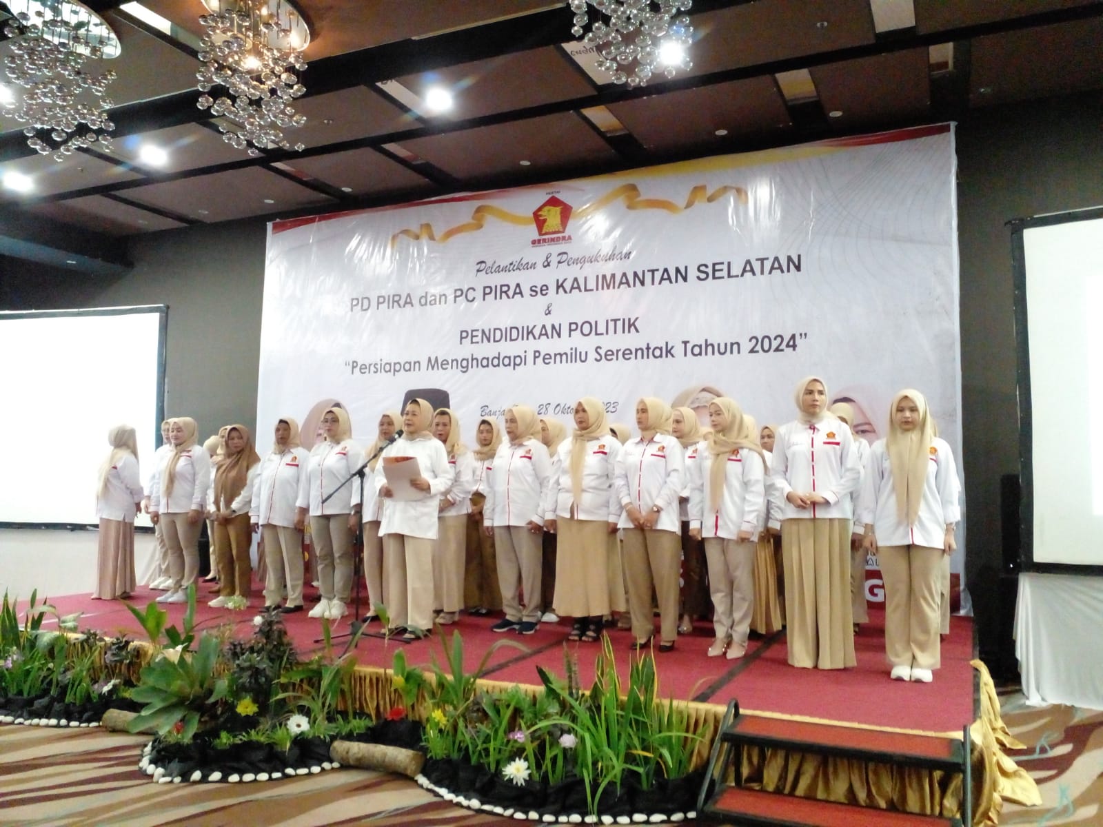 Perempuan Indonesia Raya Kalimantan Selatan Dilantik di Hari Sumpah Pemuda, Siap Menangkan Prabowo – Gibran