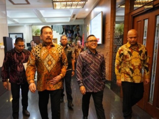 Jaksa Agung-Menpan RB Bahas Pembentukan Badan Perampasan Aset