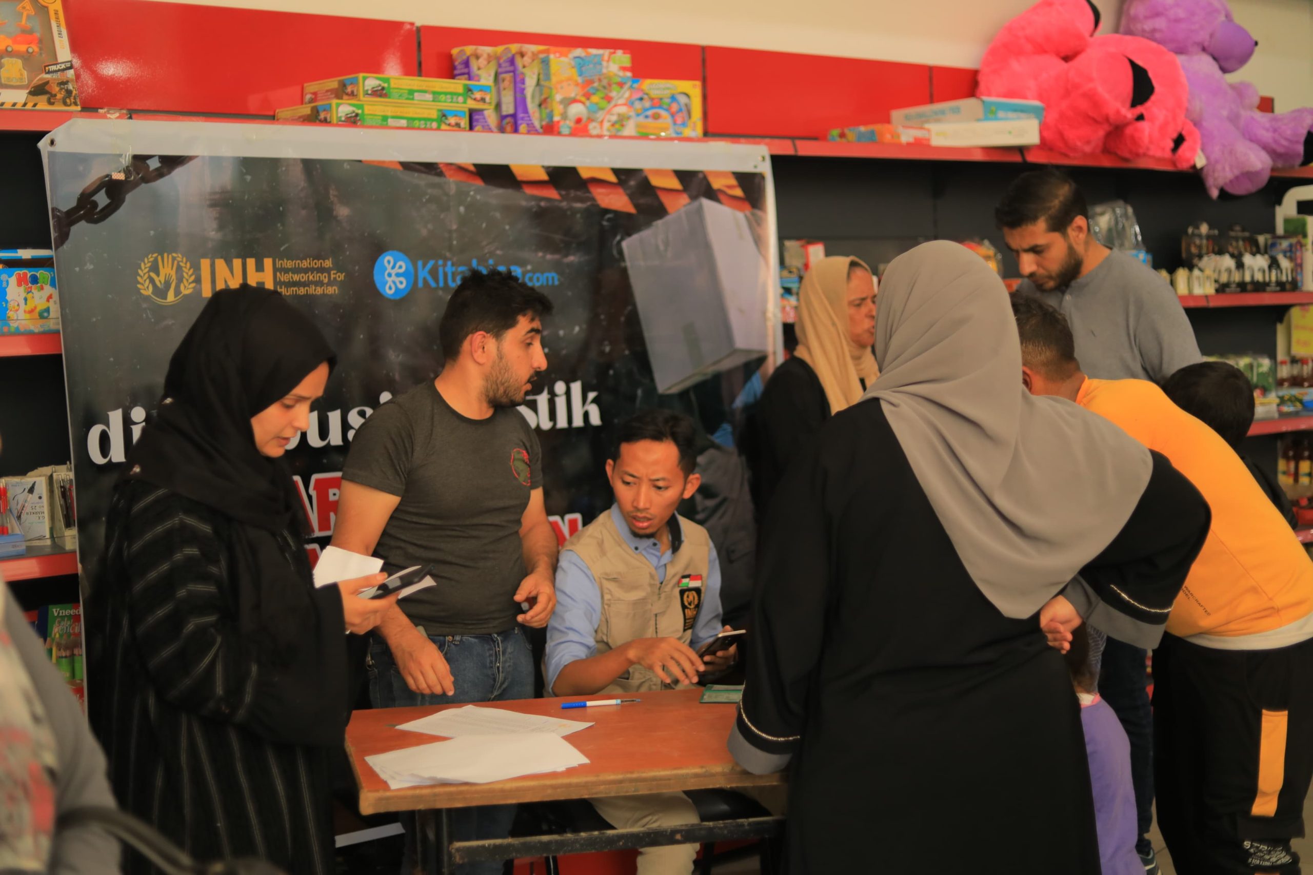 INH Salurkan Kupon Belanja Senilai Rp 1,2 Milyar untuk Korban Perang di Gaza