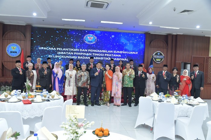 Komjen Pol Petrus Golose Lantik 17 Pejabat Baru