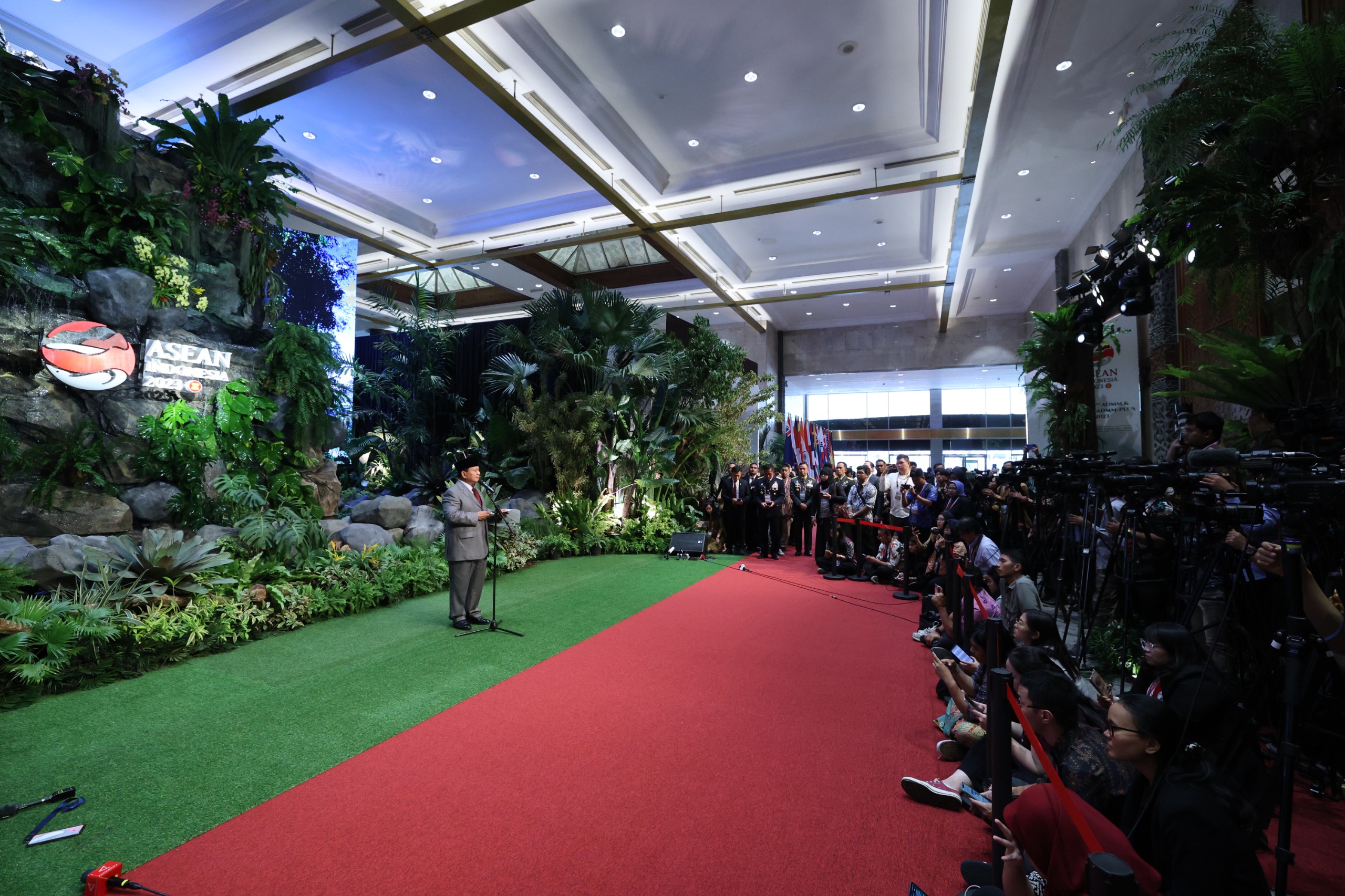 Prabowo: Pasukan Perdamaian RI Tetap di Lebanon