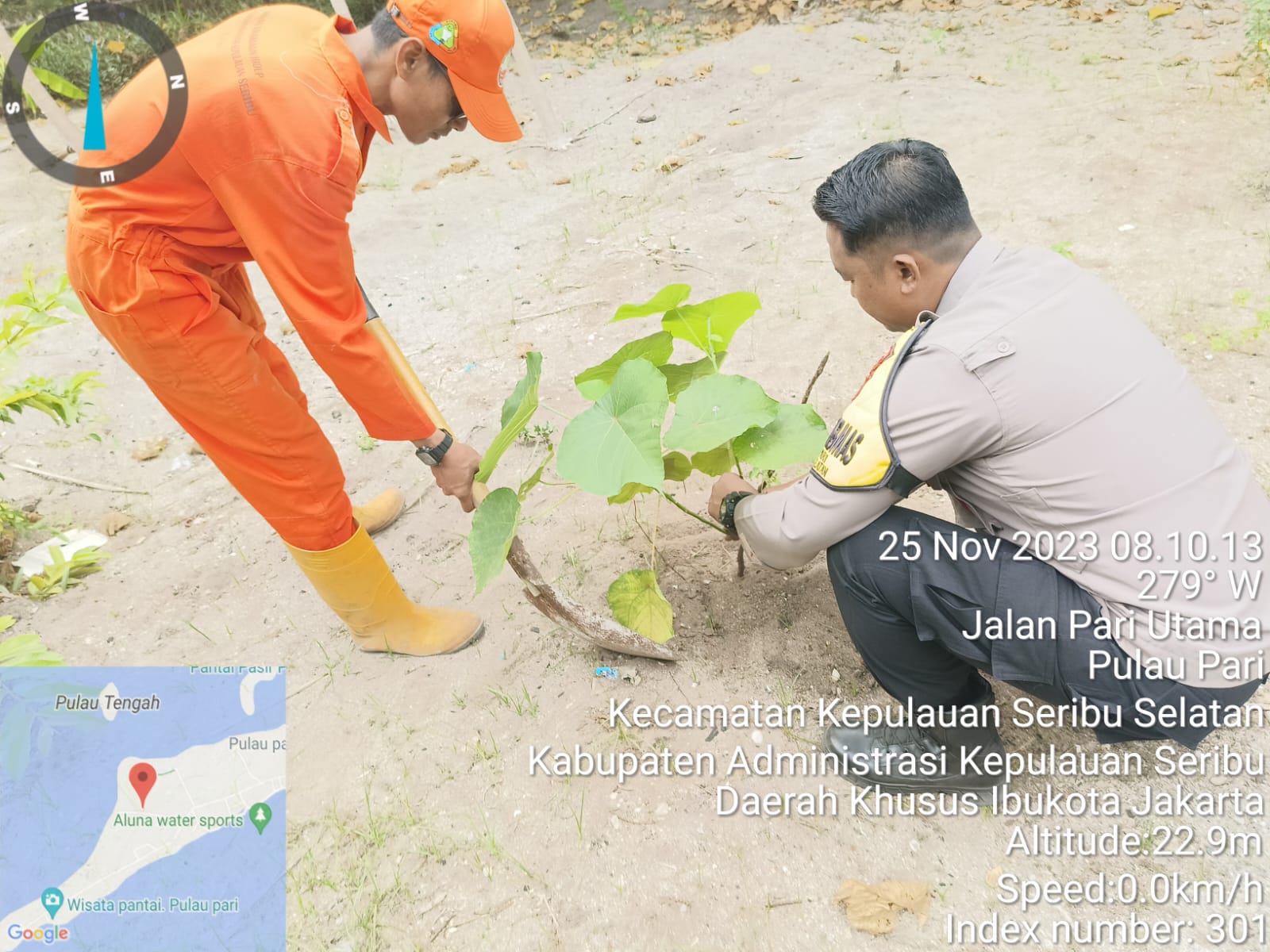 Polsek Kepulauan Seribu Selatan Berkolaborasi dengan Warga Tanam Ribuan Bibit Pohon untuk Bersihkan Udara Pulau
