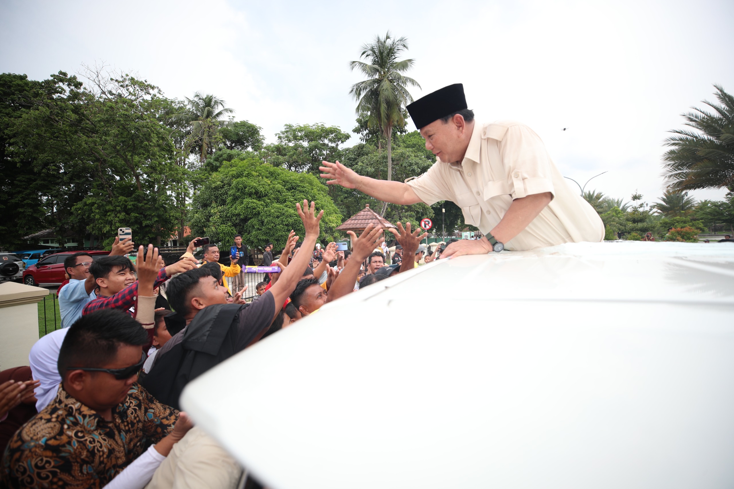 Tiba di Benteng Speelwijk, Prabowo Disambut Histeris Warga Banten Lama