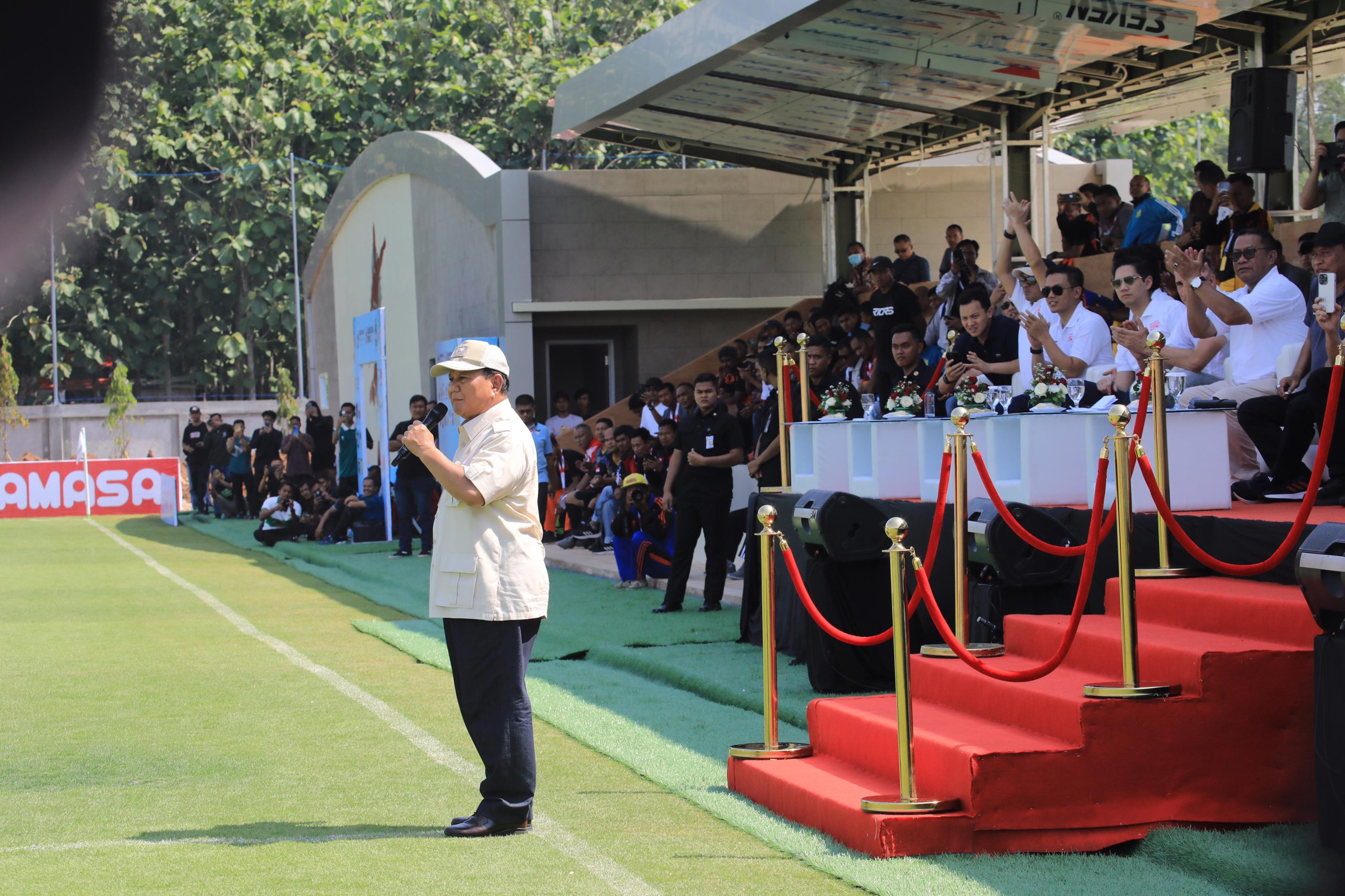 Gagas Akademi Sepak Bola Modern, Prabowo Tegaskan Komitmen Dukung Atlet Perempuan