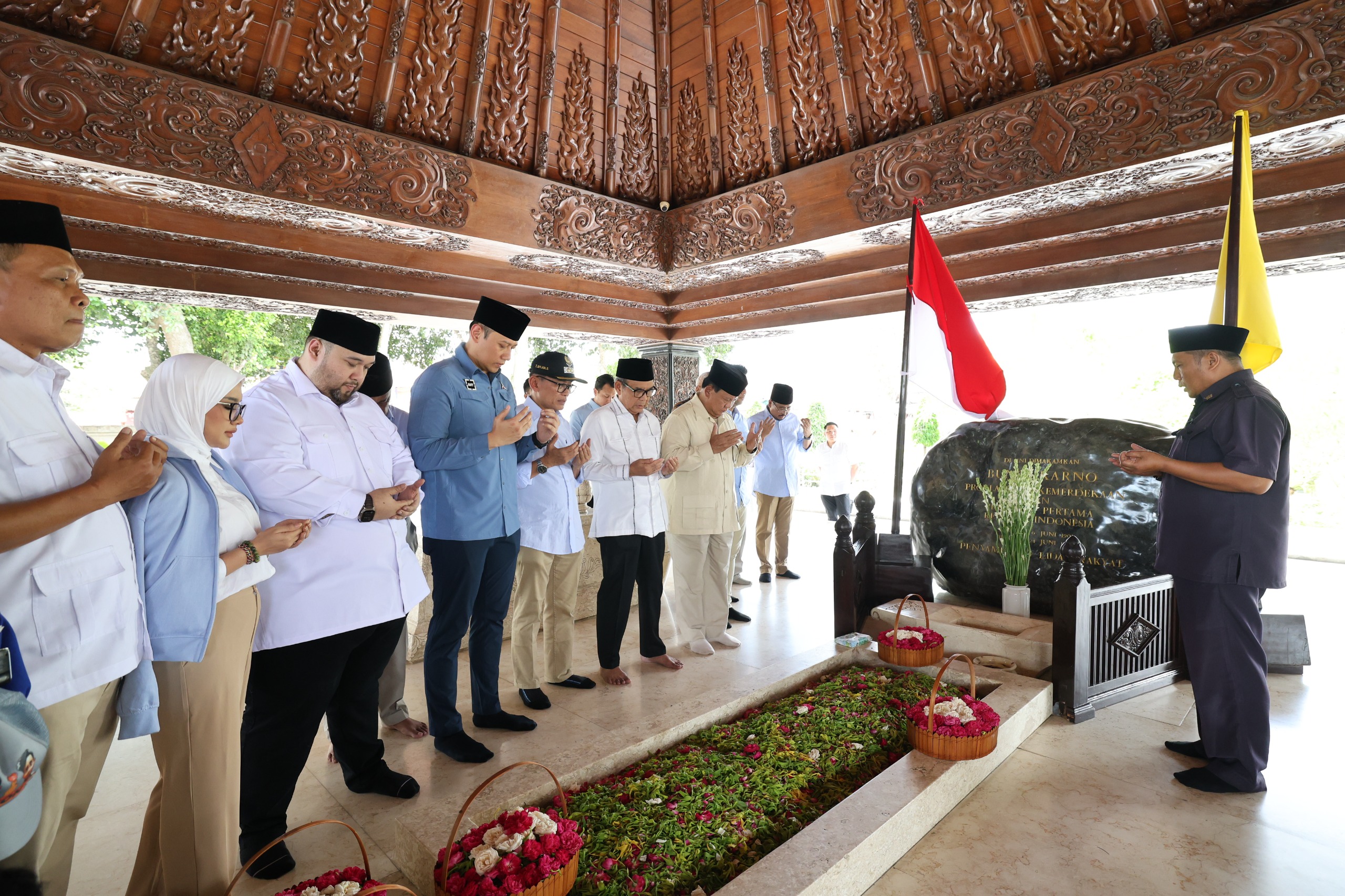 Ziarah ke Makam Bung Karno, Prabowo: Beliau Mempersatukan Kita
