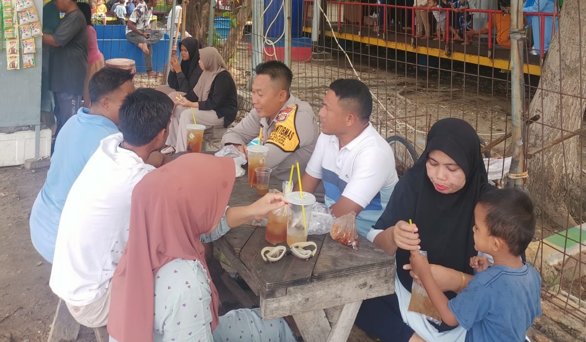 Bhabinkamtibmas Pulau Kelapa Imbau Masyarakat Sukseskan Pemilu 2024 dengan Bijak Gunakan Media Sosial