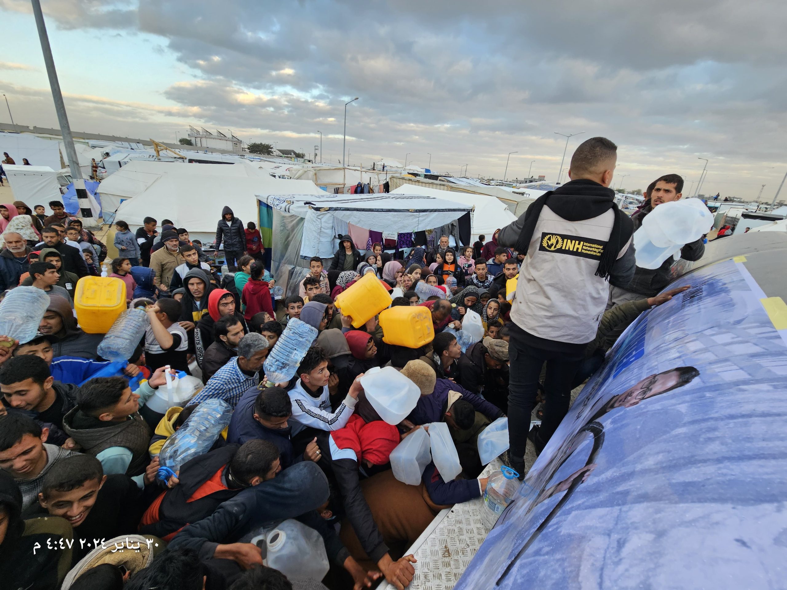 INH Kirim Bantuan Air Bersih ke Kamp Pengungsian di Gaza