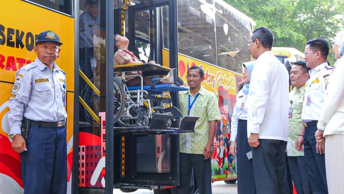 DKI Luncurkan Bus Sekolah Khusus Penyandang Disabilitas