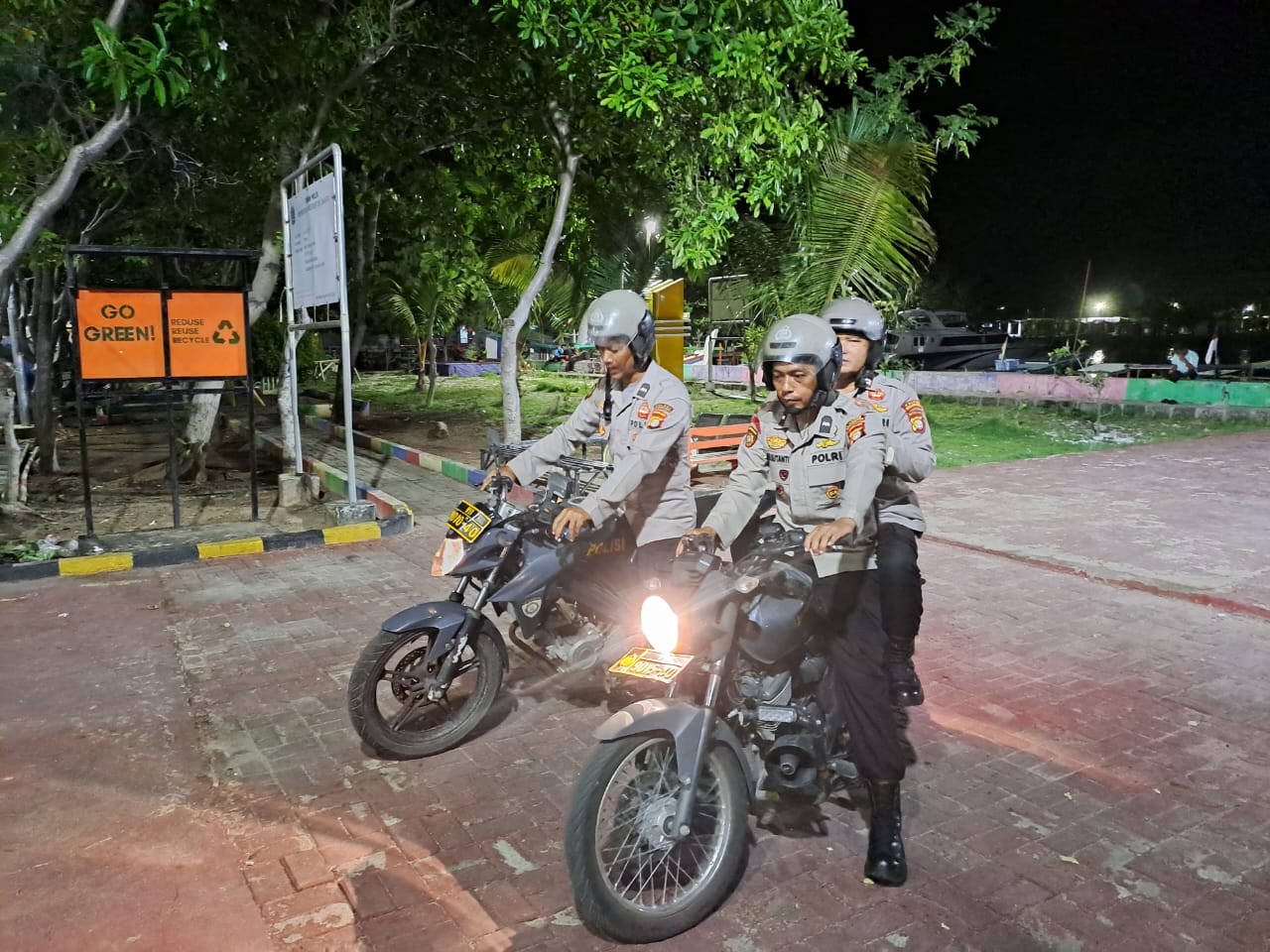 Patroli Malam Dialogis Polsek Kepulauan Seribu Utara Imbau Anak dan Remaja Hindari Tawuran, Waspada Hoax dan Paham Radikal jelang Pemilu 2024