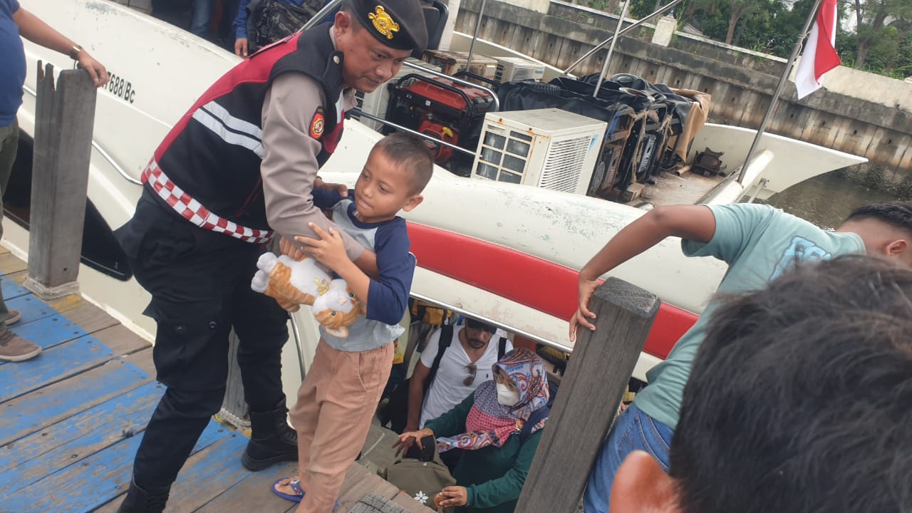 Satuan Samapta Polres Kepulauan Seribu Prioritaskan Sikap Humanis dalam Pengamanan Dermaga Marina Ancol Jakarta