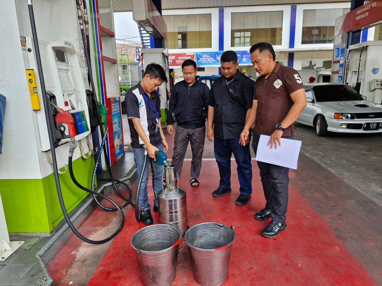 Satuan Reserse Kriminal Khusus Jakarta Timur Lakukan Pengecekan ke Sejumlah SPBU