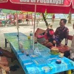 Bhabinkamtibmas Pulau Untung Jawa, Aipda Masito, Sambangi Warga untuk Peningkatan Kamtibmas Pasca Pemilu 2024