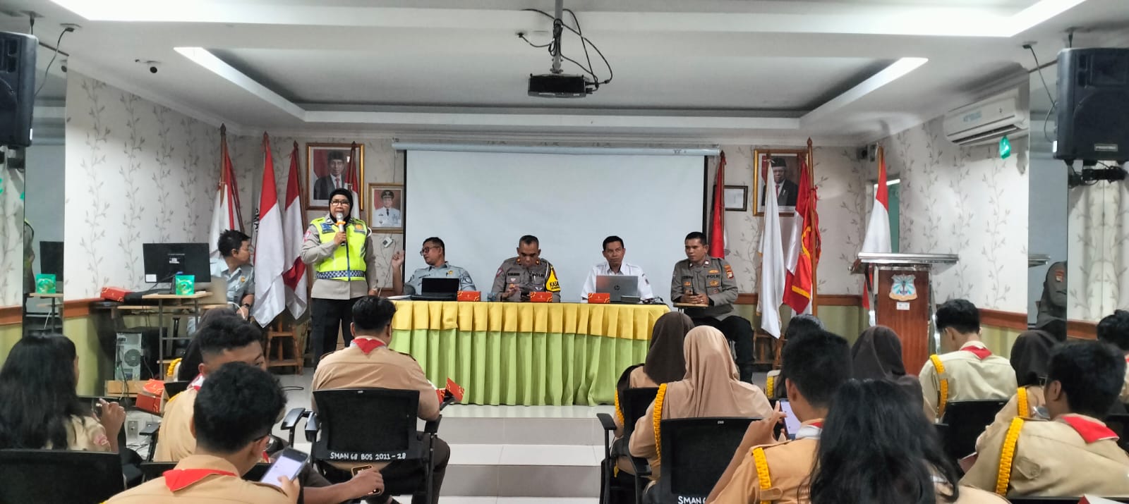 Sosialisasi Keselamatan Berlalulintas dan Kenakalan Remaja di SMAN 68 Jakarta