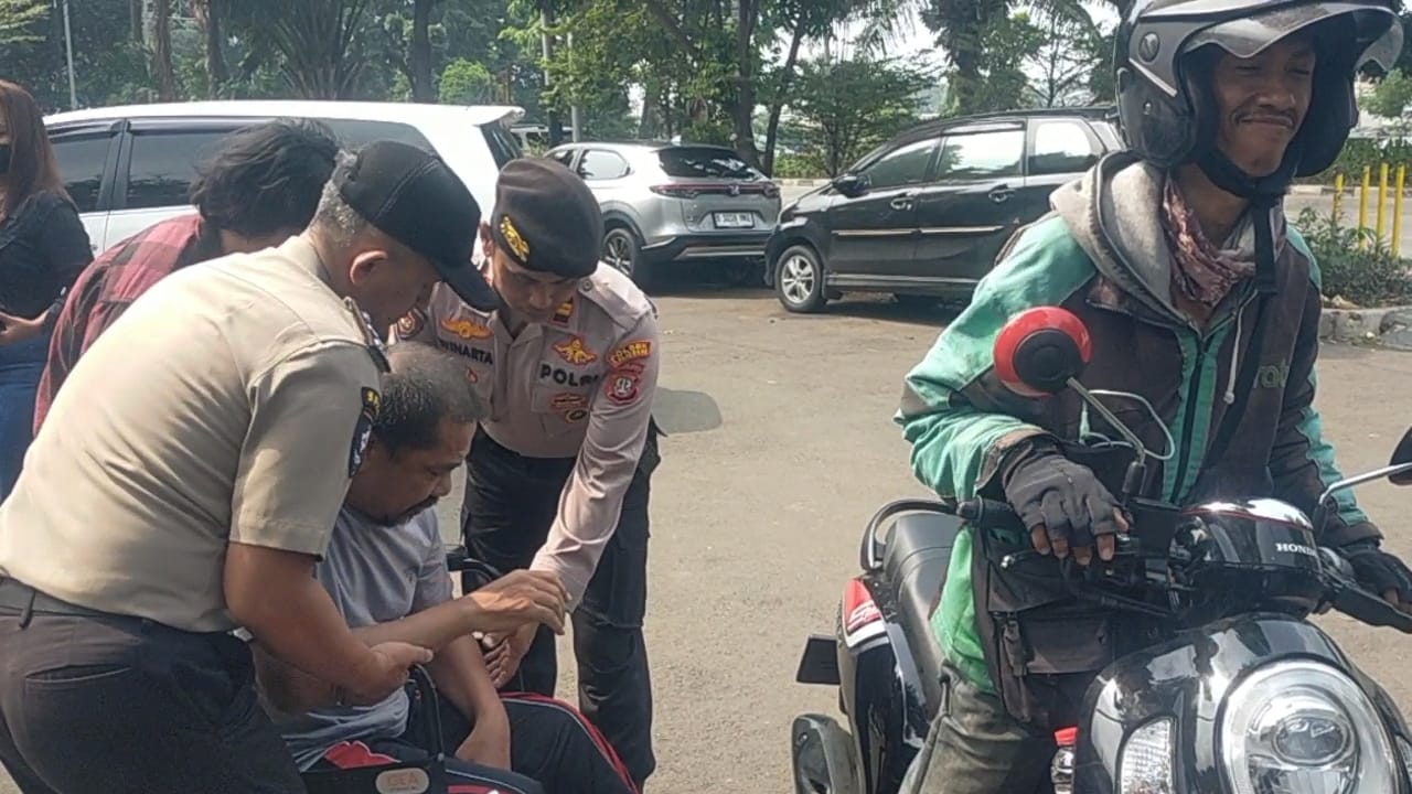 Humanis dan Penuh Empati, Polsek Kalideres Beri Pelayanan Warga Disabilitas yang Lapor Kehilangan