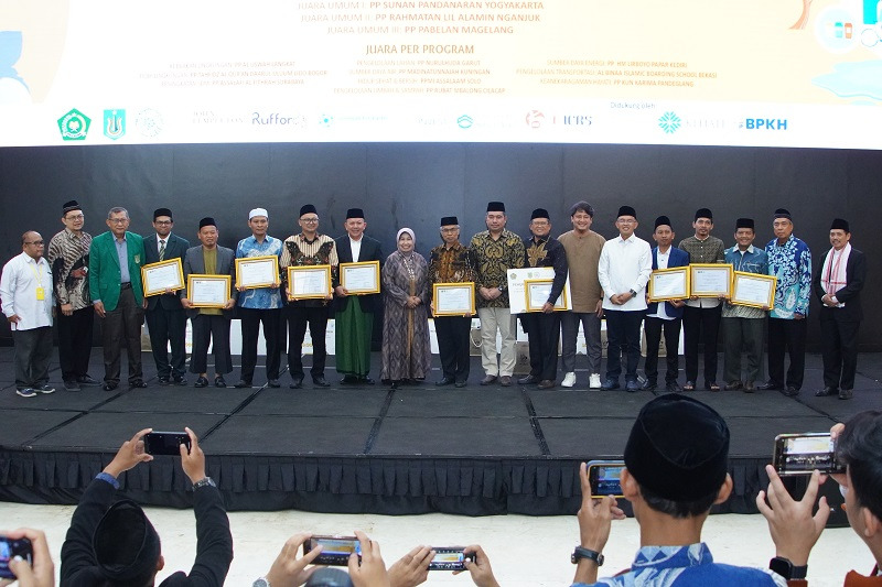 PPI UNAS Berikan Penghargaan Kepada 13 Ponpes