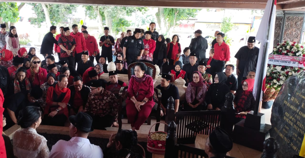 Peringati Haul ke-54, Megawati Soekarnoputri Berziarah ke Makam Bung Karno