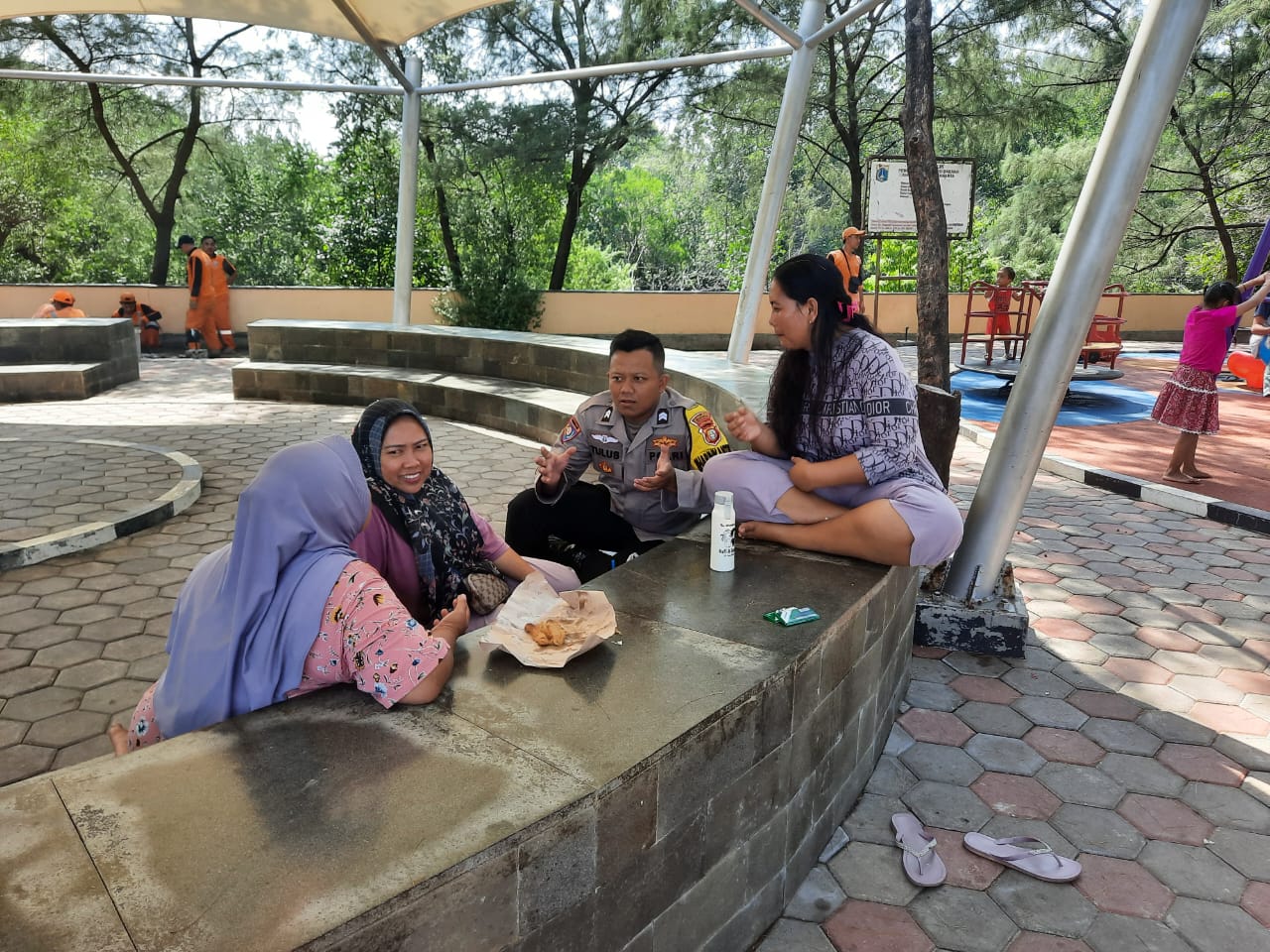 Bhabinkamtibmas Pulau Lancang Gelar Sambang Warga, Pererat Silaturahmi dan Sosialisasikan Pesan Kamtibmas