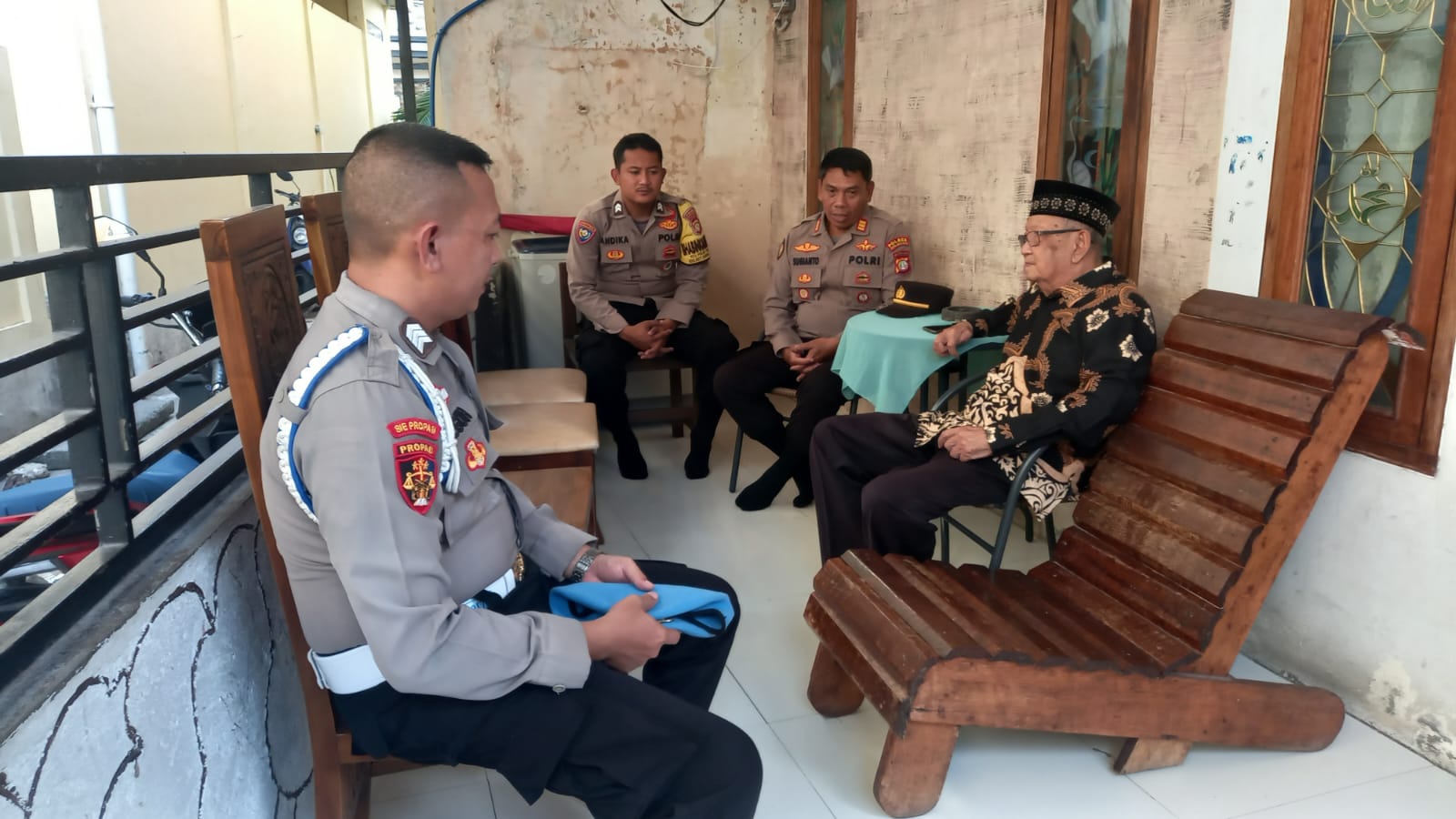 Kapolsek Kepulauan Seribu Selatan Sambangi Tokoh Agama Pulau Tidung, Perkuat Kerjasama dalam Peningkatan Iman dan Taqwa