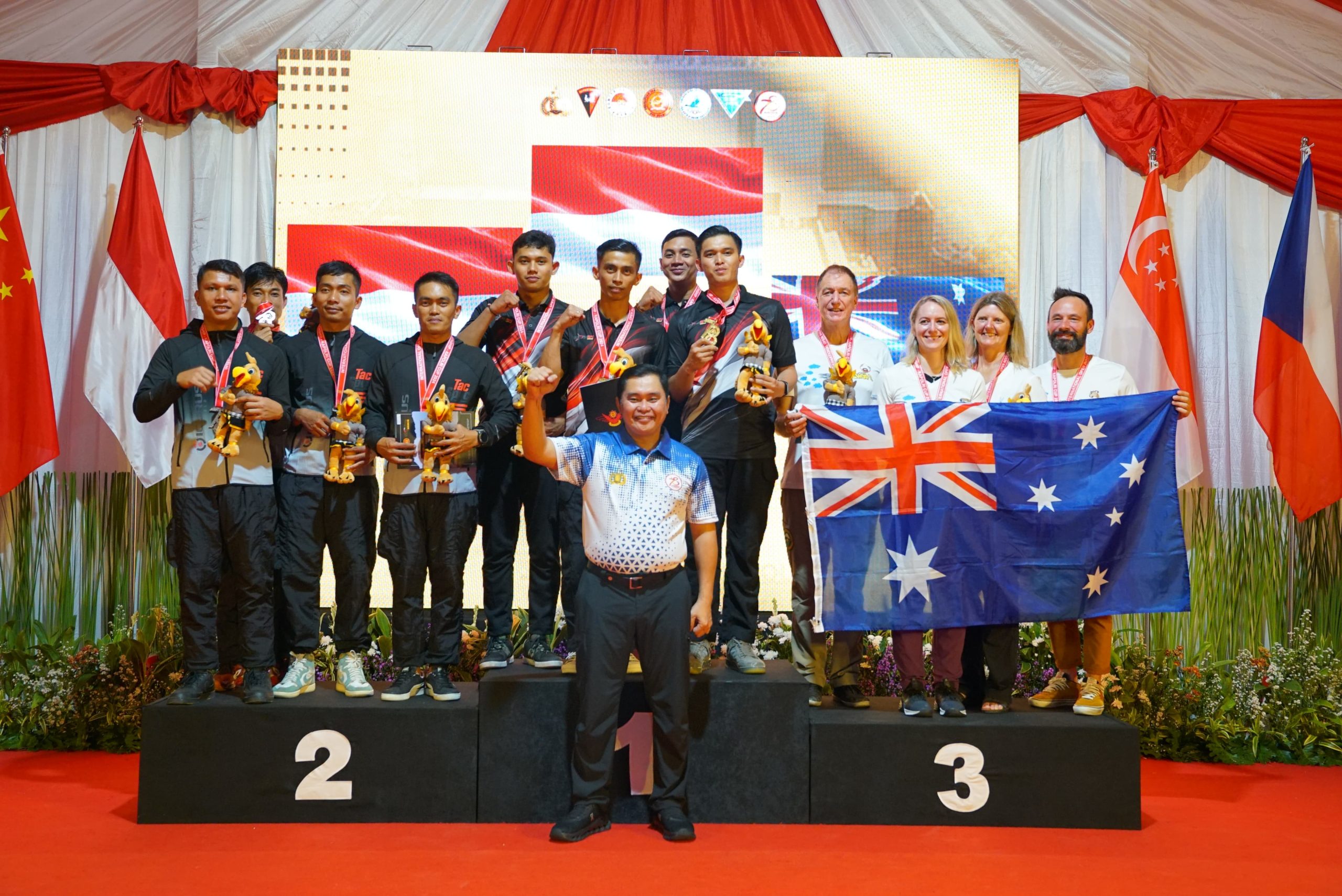 Resmi Ditutup, Tim Terjun Payung Polri Kembali Raih Prestasi Gemilang di Internasional Skydiving Championship Kapolri Cup 2024