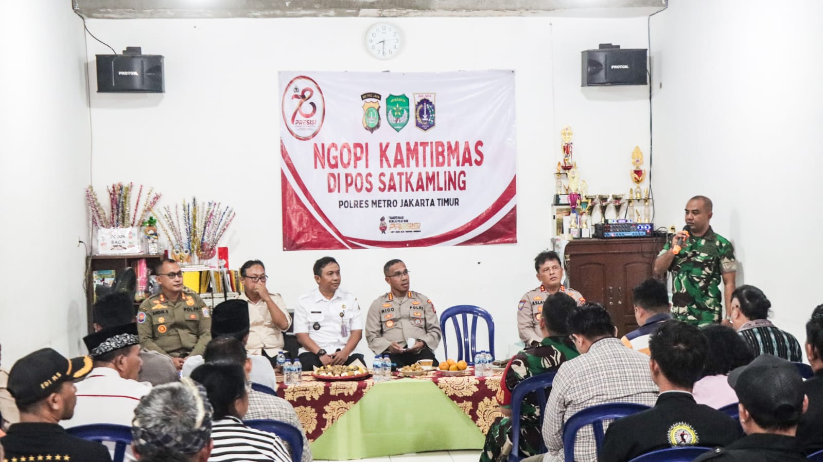Ngopi Kamtibmas Bersama 4 Pilar di Satkamling RW 10, ini yang disampaikan Kapolres Metro Jaktim