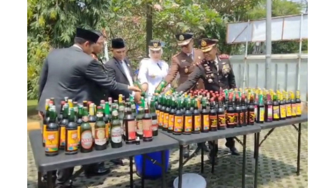 Ulama Banten : Menghimbau Kapolda Jangan Hanya Warung Miras Kecil Yang Dirazia, Namun Tutup Pabriknya sekalian