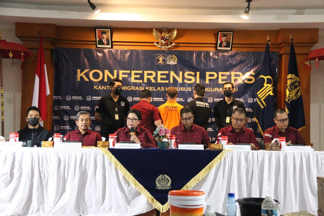 Bikin Onar di Jimbaran Bali WNA Rusia Diduga Tanam Ganja, Imigrasi Sebut Bukti Valid