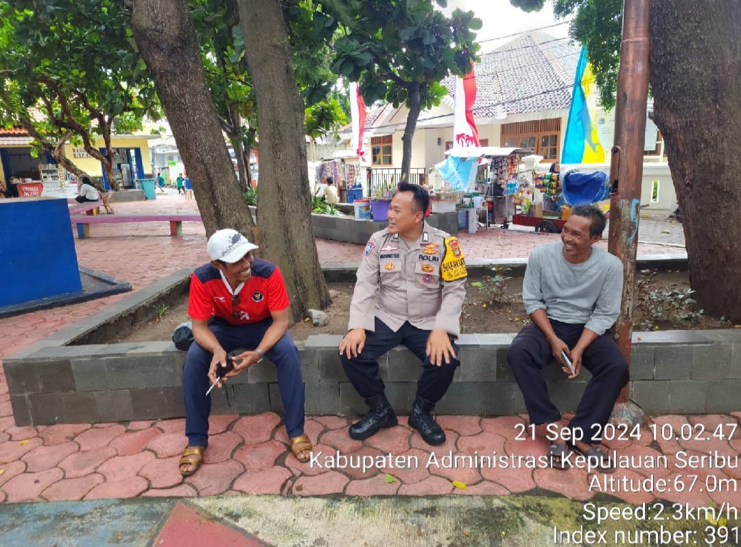 Bhabinkamtibmas Pulau Pramuka Laksanakan Sambang, Jalin Silaturahmi dan Jaga Kamtibmas Jelang Pilkada 2024