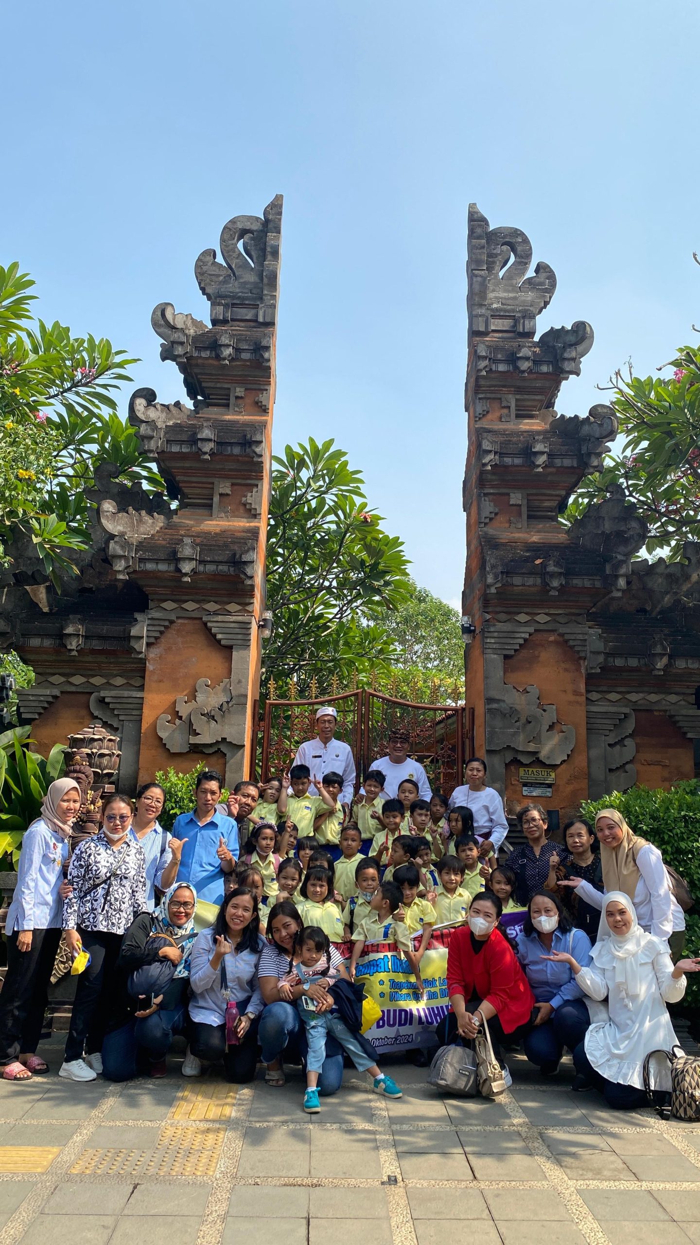 Ajarkan Toleransi Sejak Dini, TK Strada Budi Luhur Bekasi Kunjungi Pura Agung Tirta Bhuana Bekasi